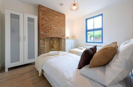 3 bedroom semi-detached house to rent - Photo 5