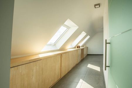 DAKAPPARTEMENT MET 2 SLAAPKAMERS EN TERRAS - Photo 3