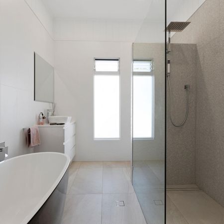 LUXURY LIFESTYLE - RENOVATED BEAUTIFUL QUEENSLANDER - INGROUND POOL AND LANDSCAPED GARDEN - Photo 2