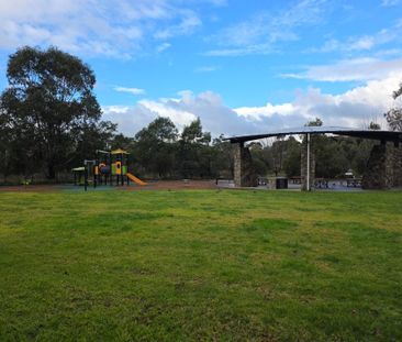 135 Spriggs Dr , CROYDON - Photo 2