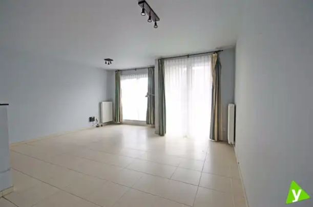 Comfortabel appartement met garage in het centrum van Eeklo! - Photo 1