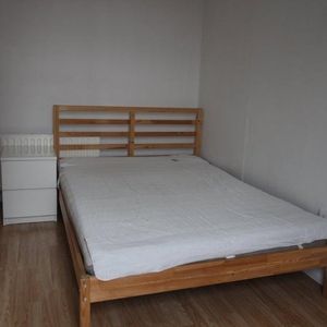 1 bedroom in a flat share to rent - Photo 3