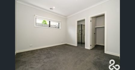 LOW MAINTENANCE CHARM - Photo 5