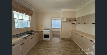 Your Merewether Summer Escape Awaits - Photo 2