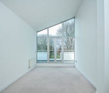 4 bedroom end of terrace house to rent - Photo 3