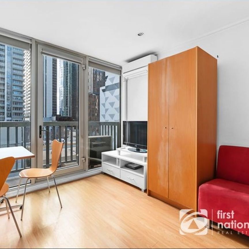 Furnished 2-bedroom apartment in CBD! - Photo 1