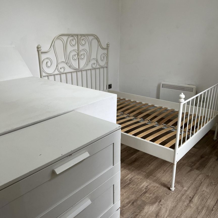 1 bed Apartment in 2 Long Meadow Passage , Hyde, SK14 2AL - Photo 1