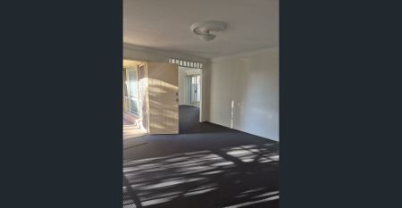 Family Home on a Quiet Street! - Photo 3