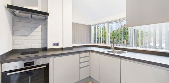 Elmers Drive, Teddington, TW11 - Photo 2