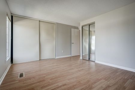 For Lease - 2411 Sovereign Street Unit# 1, Oakville, Ontario - Photo 5