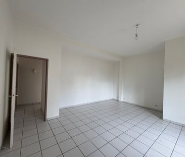 Location Appartement 3 pièces 69m² MONTROND LES BAINS 42210 - Photo 2