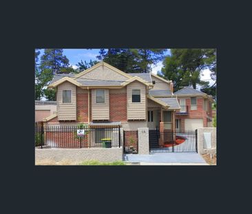 PERFECT TOWNHOUSE IN GREAT LOCATION - Photo 6