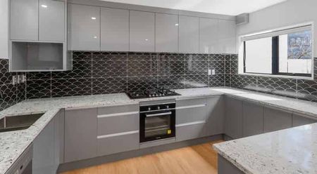 3 bedroom home for rent in Papatoetoe! - Photo 2