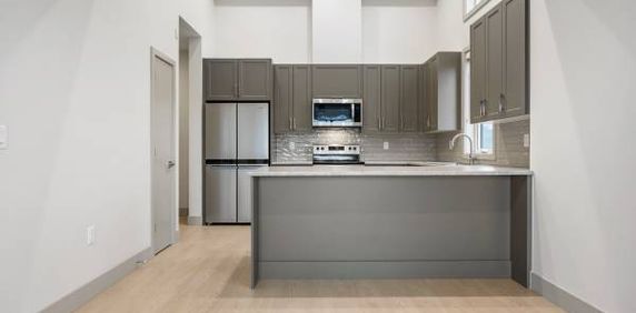 UNIT 1205 - BEAUTIFUL brand new Vantage 2 bedroom units - Photo 2