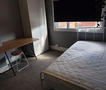 Mixed use to rent - Photo 1