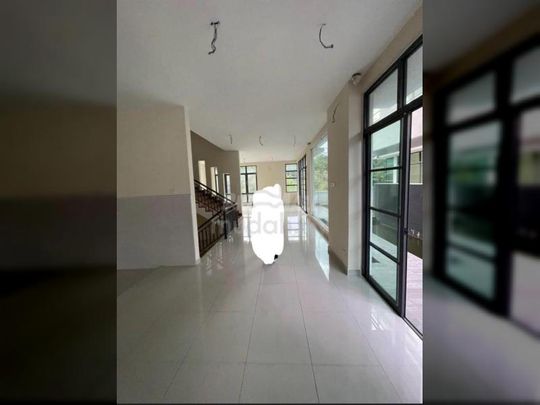 Semi D 3.5 Storey House - Photo 1