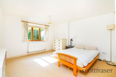 3 bedroom flat to rent - Photo 5