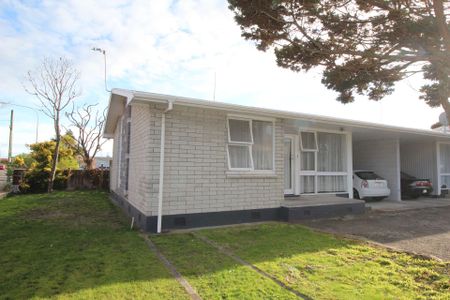 Delightful two bedroom unit - Photo 5