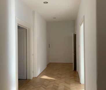 GroßzügigerTop-Altbau nächst Geidorfplatz mit Parkplätzen - Photo 2
