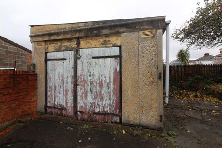 2 bedroom semi-detached house to rent - Photo 5