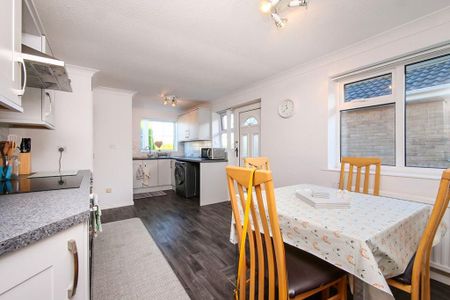 2 bedroom bungalow to rent - Photo 4