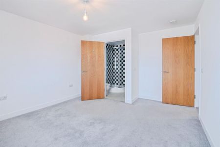 3 bedroom apartment to rent - Photo 5