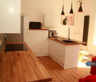 1 bedroom in a house share to rent - Photo 6