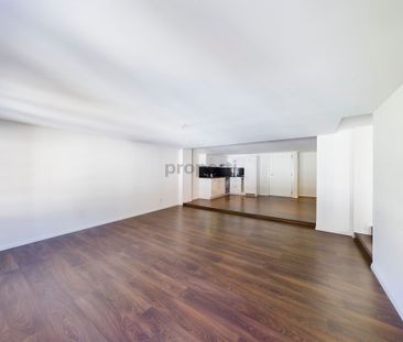 Spacious 3.5-room apartment in the heart of Wil’s city center - Photo 4