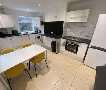 1 bedroom in a house share to rent - Photo 6