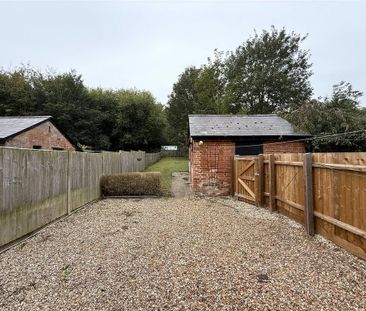 2 bedroom terraced house to rent - Photo 3