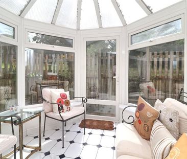 4 bedroom semi-detached house to rent - Photo 3