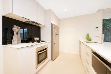 Unit 5/1090 Whitehorse Road, Box Hill. - Photo 3