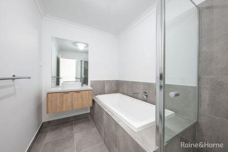 Brand New Large Modern Townhouse! - Photo 3