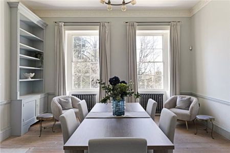 An attractive 4/5 bedroom Georgian Townhouse in Lansdown Place East, adjacent to Lansdown Crescent with wonderful views and courtyard garden. - Photo 3