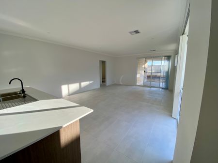 New Beginnings! - Your Dream Home Awaits! - Photo 4