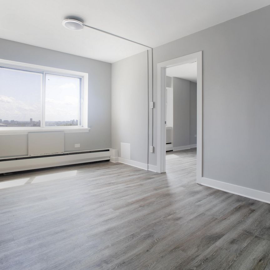 Line 09 - 1225 Saint Marc Street, Montréal - Photo 1