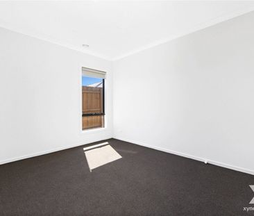 Easy Family Living in Riverwalk Estate - Photo 3