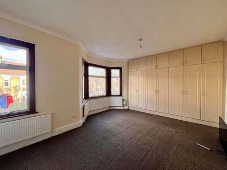 Harold Road, London, E13 - Photo 4