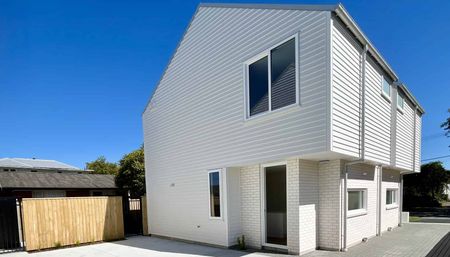 Brand new in Somerfield - Photo 5