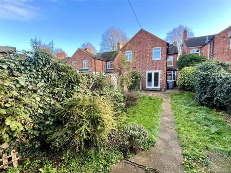 3 bedroom semi-detached house to rent - Photo 3