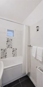 Apartament 3 camere, decomandat, cu 2 bai, etaj 1, Bartolome - Fotografie 4