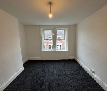 3 bedroom flat to rent - Photo 5