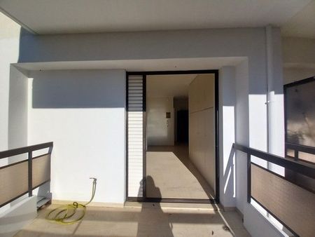 Studio/Γκαρσονιέρα για ενοικίαση ΚΕΤΧ (Πάτρα) - Photo 4