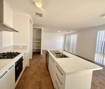 Brand New Family Home in Madora Bay - Photo 2