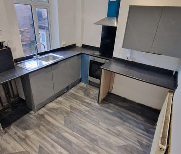 Church Hill, Eastborough, Dewsbury - Photo 5