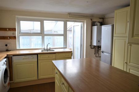 3 bedroom terraced house to rent - Photo 2