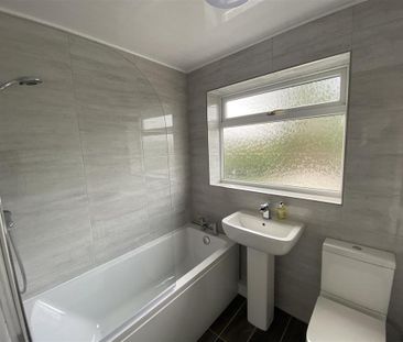 3 bedroom detached house to rent - Photo 6