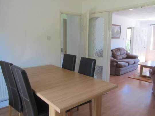 4 bedroom detached house to rent - Photo 1