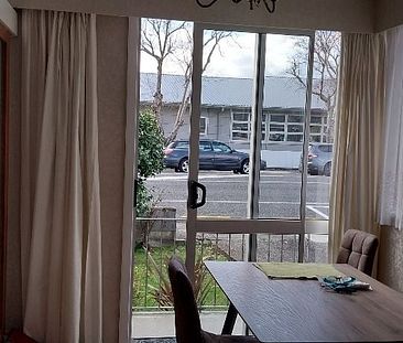 Centrally located Townhouse in Lower Hutt! - Photo 1