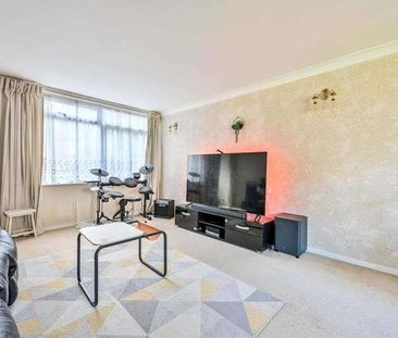 Moorholme, Woking, GU22 - Photo 1